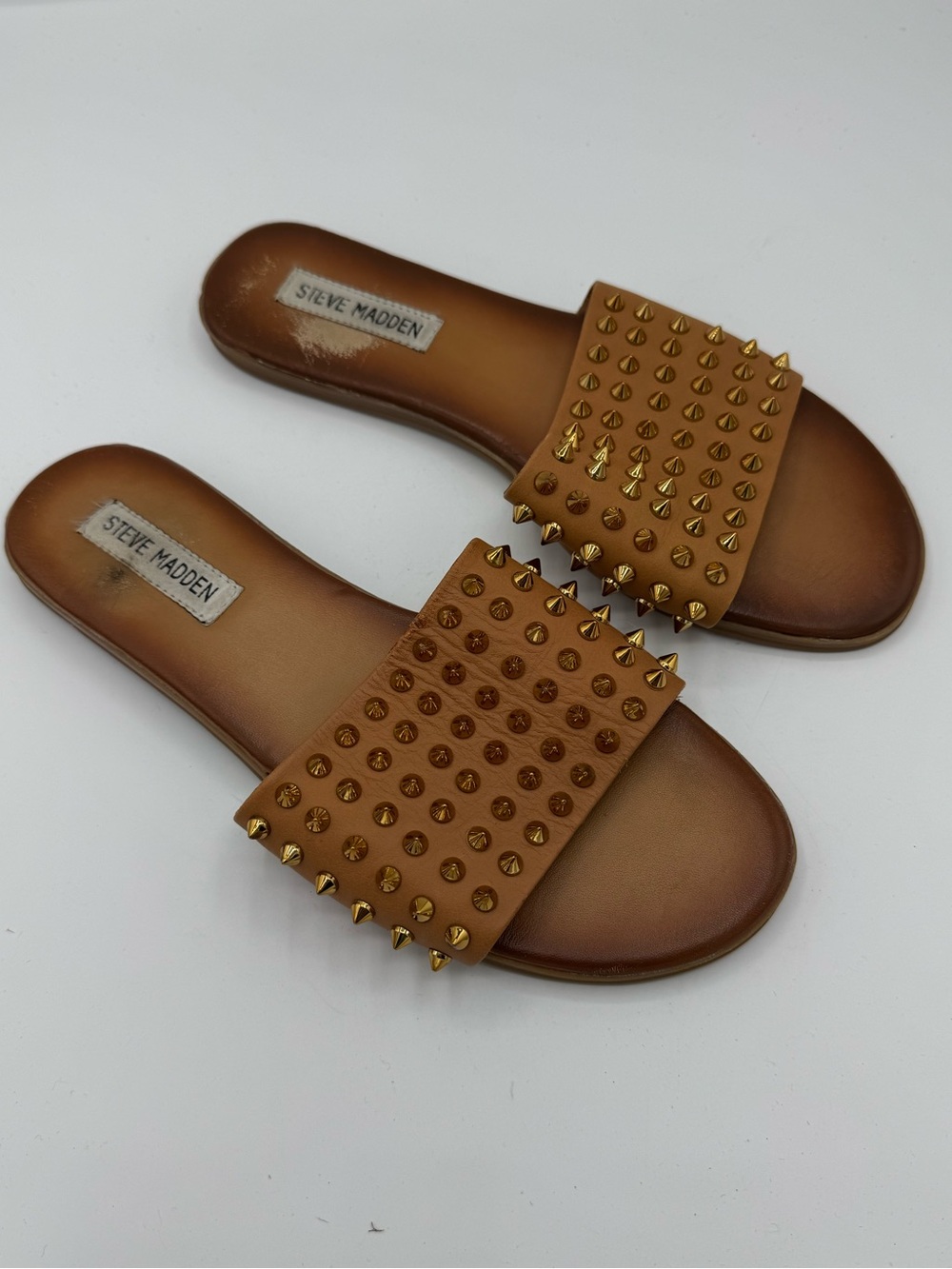 Steve Madden Farryn Slide Sandals in Cognac with Gold Studs 8.5